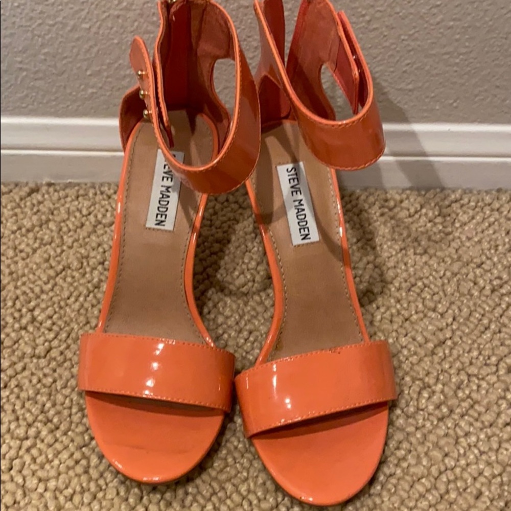 Steve Madden coral heels